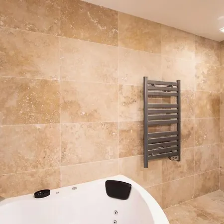 Luxury W/ Jacuzzi - Rex / Montorgueil דירה